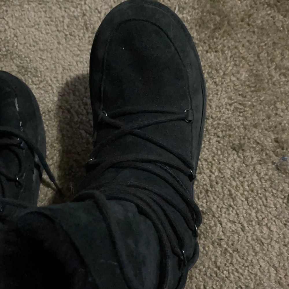 Black lace up Ugg’s